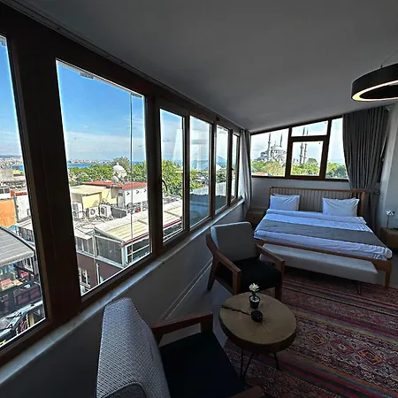 Hotel Million Old 3*