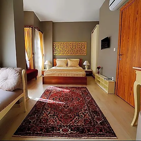 Hotel Million Old 5*