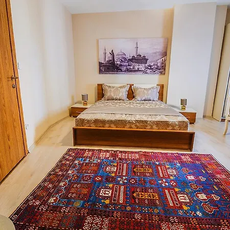 Hotel Million Old 3*