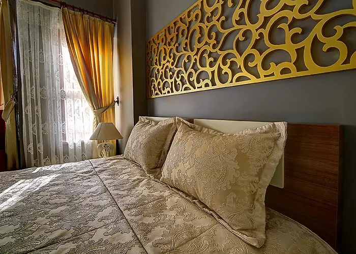 Million Old Hotell 3*